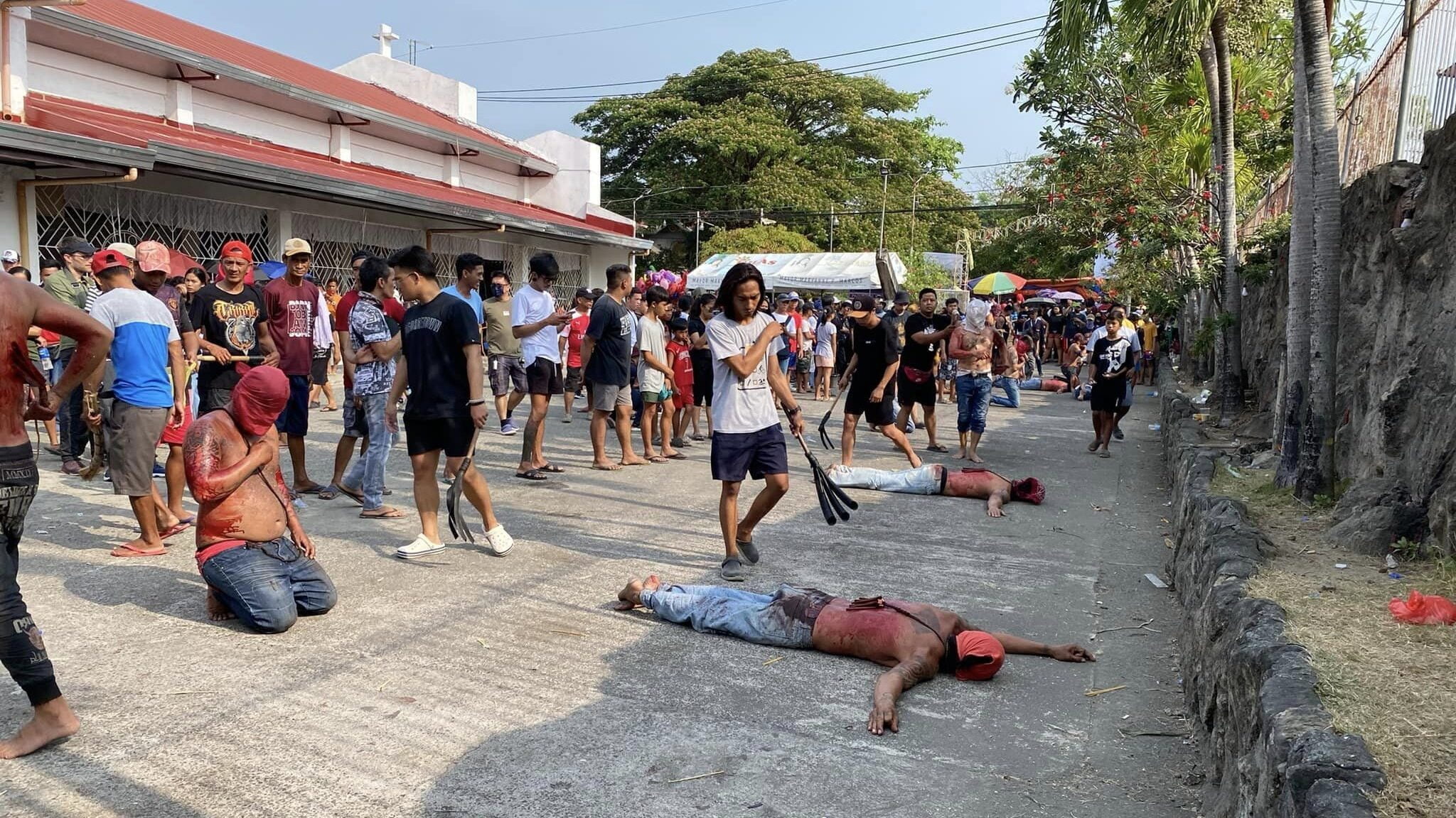 Kapitangan Paombong Bulacan: FAQ, Facts, History And More 6 Male Penitents in Kapitangan as an Act of Penance and Faith