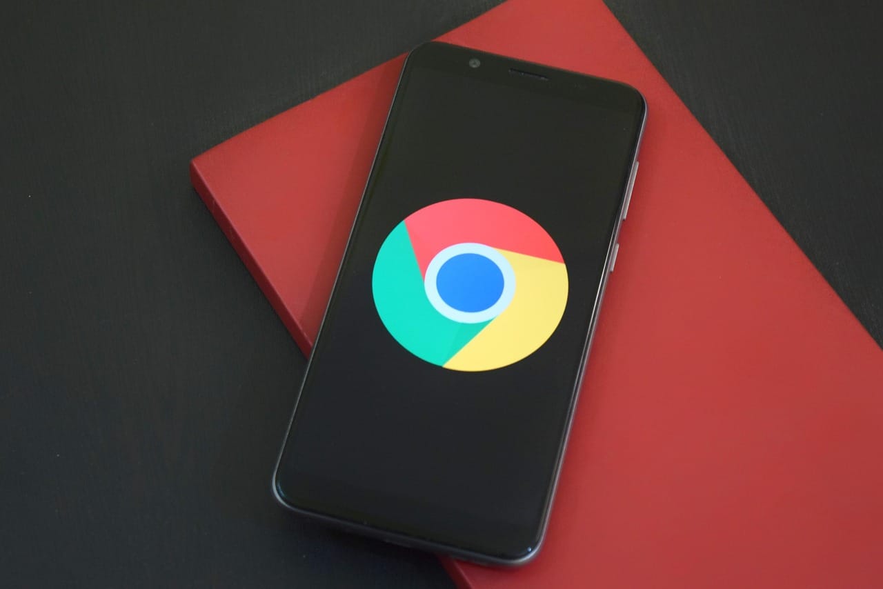 Website Security for Side Hustlers: A Practical Guide 3 Close‑up of a browser address bar showing a green padlock, indicating HTTPS
