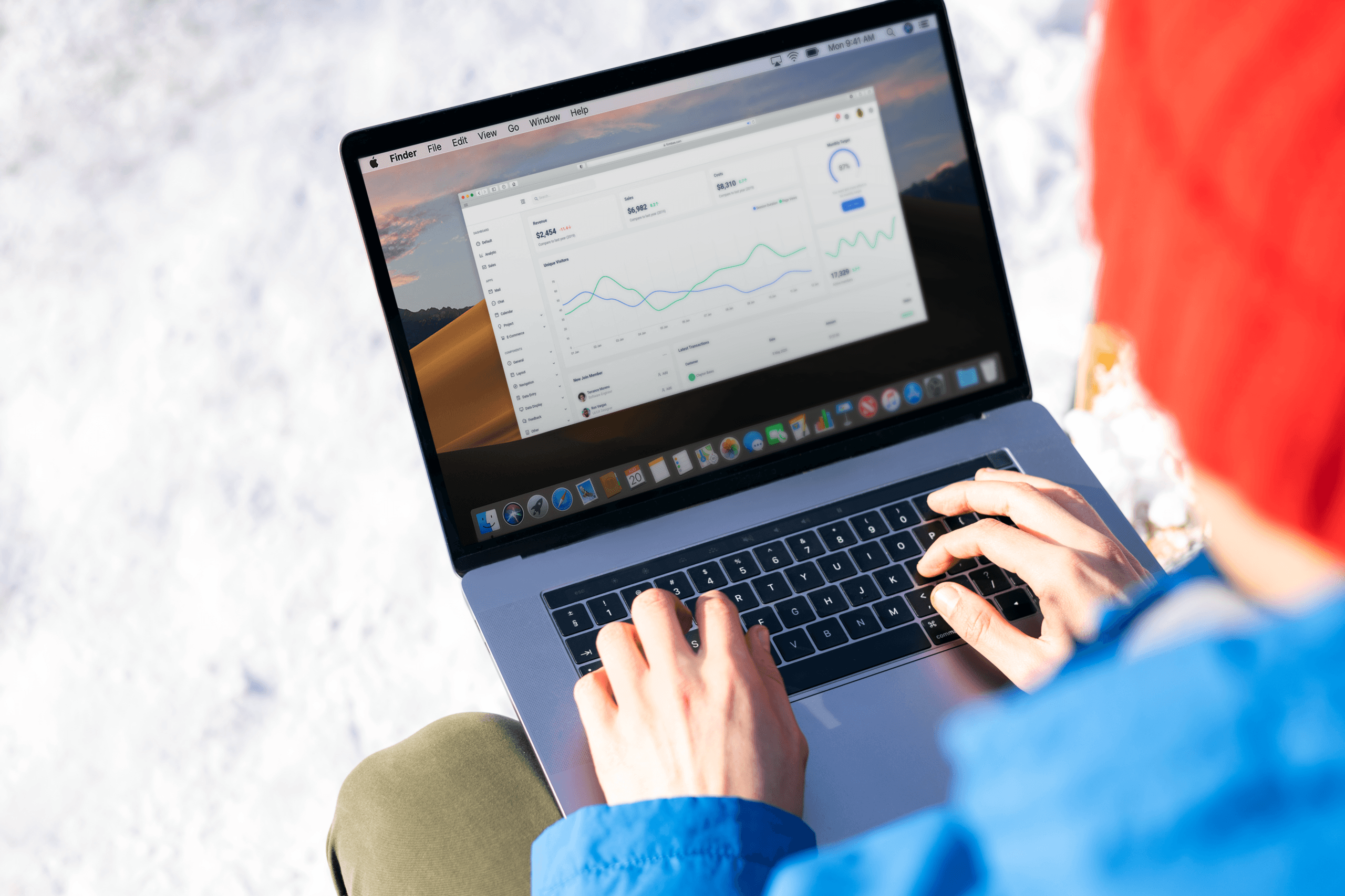 7 Micro-Task Sites Payouts Without Bank Fees 3 Laptop on a coffee table with a dashboard of micro‑task earnings and no‑fee icons