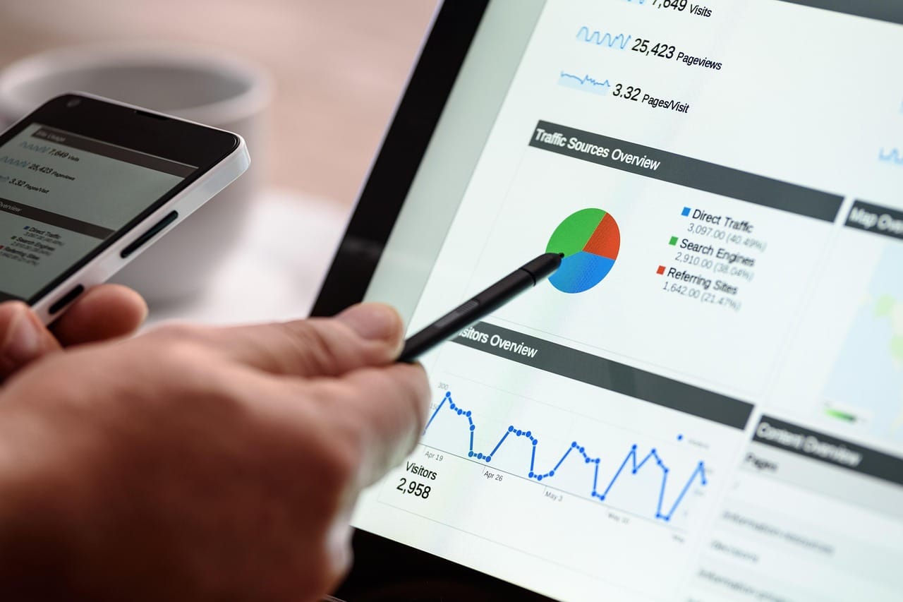 Seo tools: A Practical Guide 4 Screenshot of Google Search Console dashboard showing performance metrics and coverage report